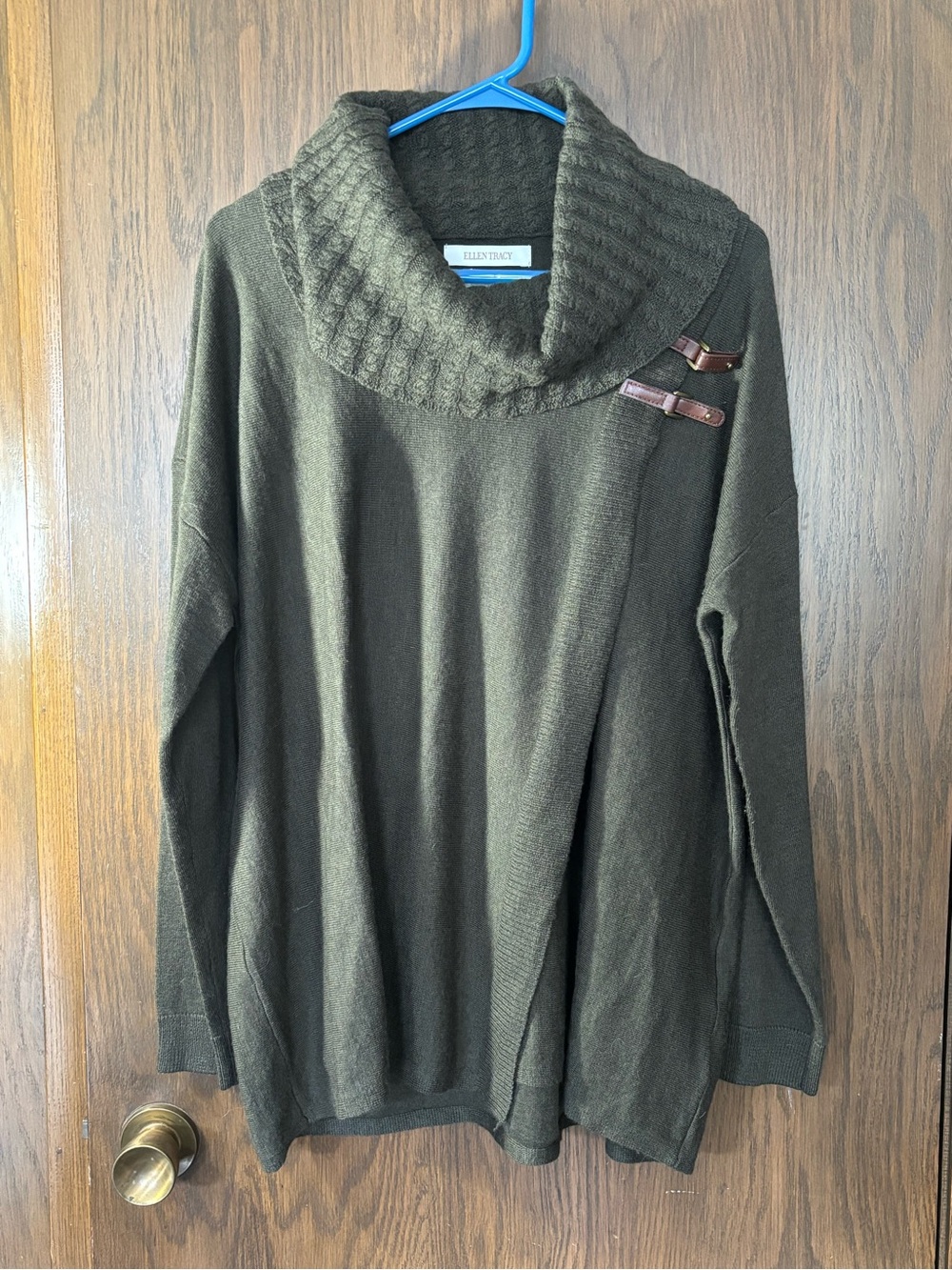 Ellen Tracy Sweater Olive Green 100% Merino Wool Long Sleeve Cowl Neck